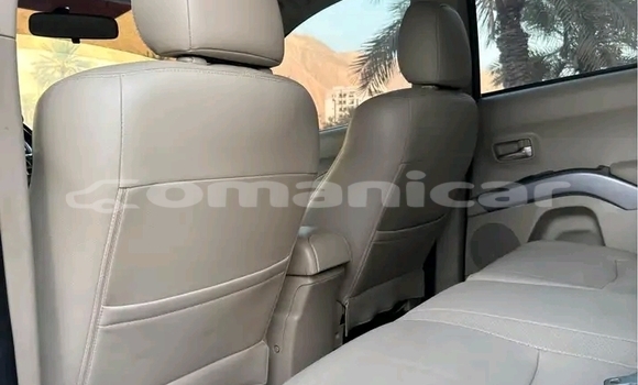 Buy Used Mitsubishi Outlander Black Car in Saham in al-Batinah Buy Used Mitsubishi Outlander Black Car in Saham in al-Batinah