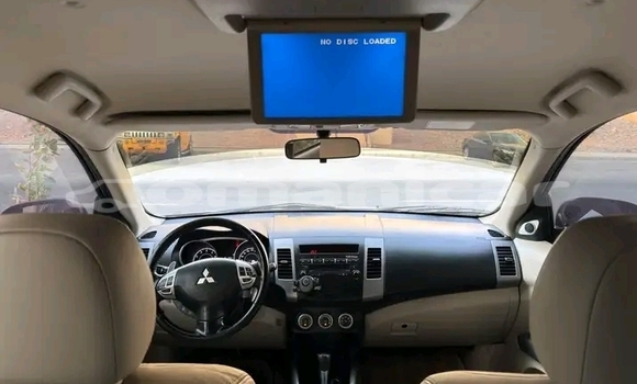 Buy Used Mitsubishi Outlander Black Car in Saham in al-Batinah Buy Used Mitsubishi Outlander Black Car in Saham in al-Batinah