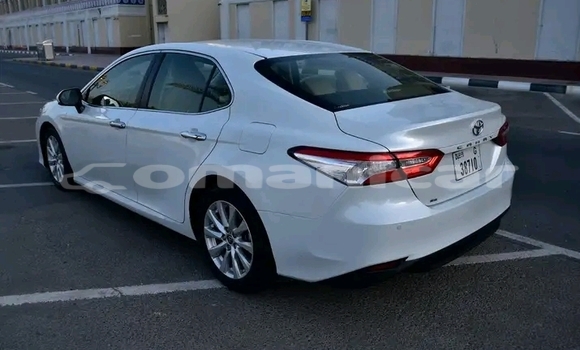 Buy Used Toyota Camry White Car in Shinas in al-Batinah Buy Used Toyota Camry White Car in Shinas in al-Batinah