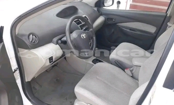 Buy Used Toyota Yaris White Car in Sumayl in ad-Dakhiliyah Buy Used Toyota Yaris White Car in Sumayl in ad-Dakhiliyah