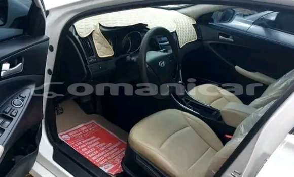 Buy Used Hyundai Sonata White Car in as–Sib in Masqat Buy Used Hyundai Sonata White Car in as–Sib in Masqat