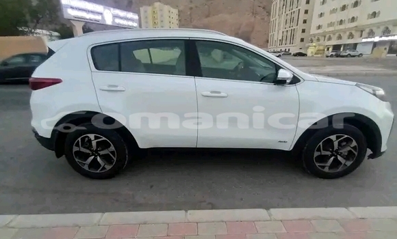 Buy Used Kia Sportage White Car in as–Suwayq in al-Batinah Buy Used Kia Sportage White Car in as–Suwayq in al-Batinah