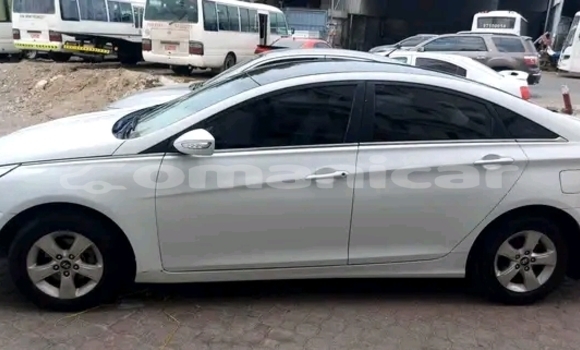 Buy Used Hyundai Sonata White Car in Matrah in Masqat Buy Used Hyundai Sonata White Car in Matrah in Masqat