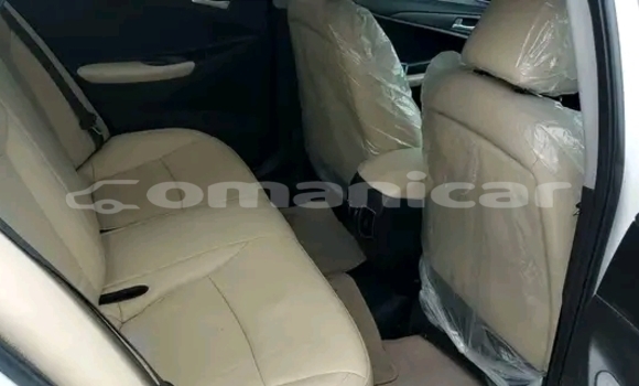 Buy Used Hyundai Sonata White Car in Matrah in Masqat Buy Used Hyundai Sonata White Car in Matrah in Masqat