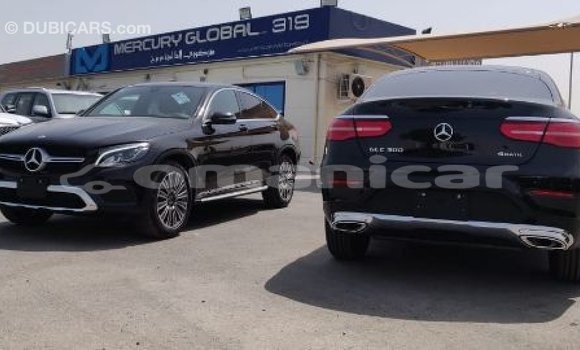 Buy Import Mercedes-Benz 190 Black Car in Import - Dubai in Dhufar