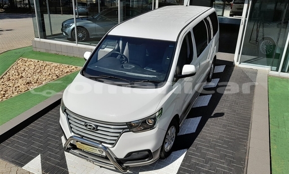Buy Used Hyundai H1 White Car in Muscat in Masqat Buy Used Hyundai H1 White Car in Muscat in Masqat