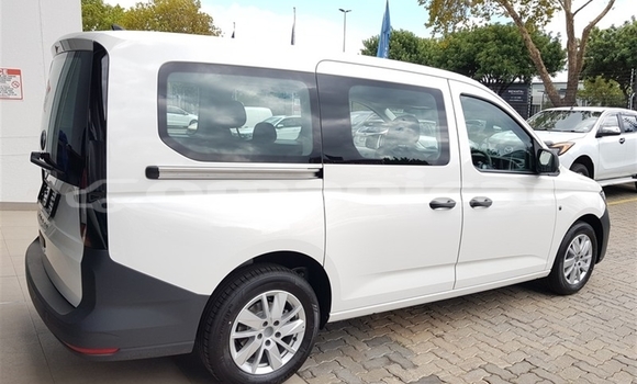 Buy Used Volkswagen Caddy White Car in Muscat in Masqat Buy Used Volkswagen Caddy White Car in Muscat in Masqat