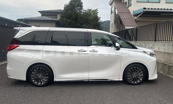 Buy Used Lexus LC White Car in Muscat in Masqat Buy Used Lexus LC White Car in Muscat in Masqat