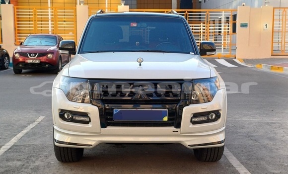 Buy Used Mitsubishi Pajero White Car in Muscat in Masqat Buy Used Mitsubishi Pajero White Car in Muscat in Masqat