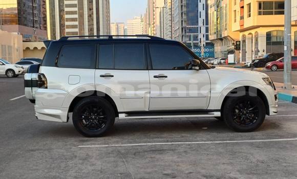 Buy Used Mitsubishi Pajero White Car in Muscat in Masqat Buy Used Mitsubishi Pajero White Car in Muscat in Masqat
