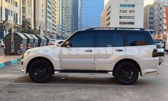 Buy Used Mitsubishi Pajero White Car in Muscat in Masqat Buy Used Mitsubishi Pajero White Car in Muscat in Masqat