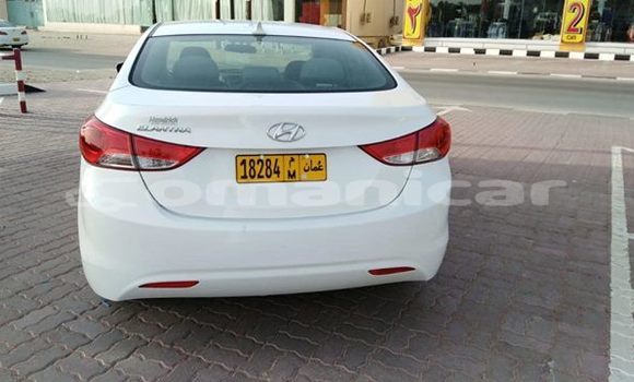 Buy Used Hyundai Elantra White Car in Muscat in Masqat Buy Used Hyundai Elantra White Car in Muscat in Masqat