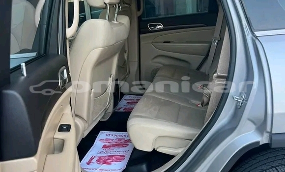 Buy Used Jeep Cherokee Other Car in al–Masna'ah in al-Batinah