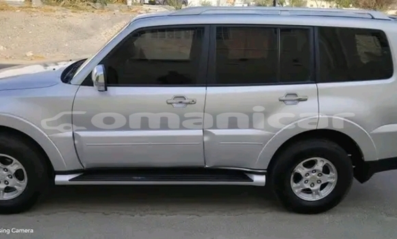 Buy Used Mitsubishi Pajero White Car in Muscat in Masqat Buy Used Mitsubishi Pajero White Car in Muscat in Masqat