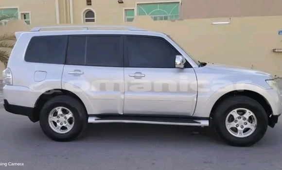 Buy Used Mitsubishi Pajero White Car in Muscat in Masqat Buy Used Mitsubishi Pajero White Car in Muscat in Masqat