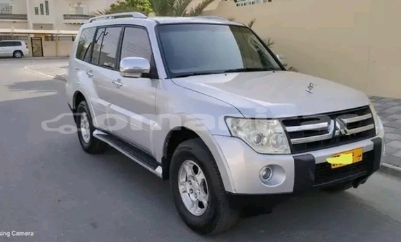 Buy Used Mitsubishi Pajero White Car in Muscat in Masqat Buy Used Mitsubishi Pajero White Car in Muscat in Masqat