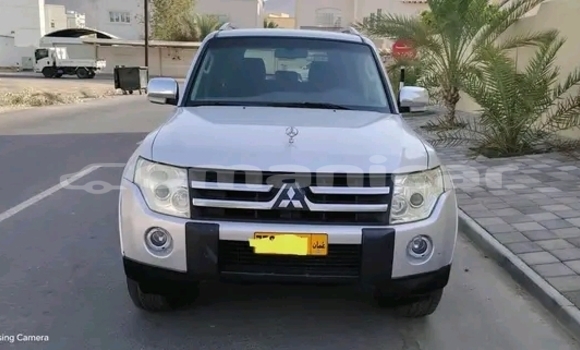 Buy Used Mitsubishi Pajero White Car in Muscat in Masqat Buy Used Mitsubishi Pajero White Car in Muscat in Masqat