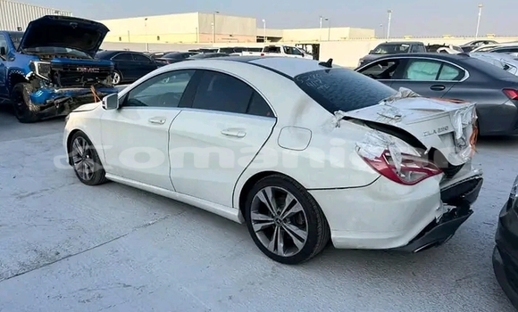 Buy Used Mercedes-Benz C–Class White Car in Saham in al-Batinah Buy Used Mercedes-Benz C–Class White Car in Saham in al-Batinah
