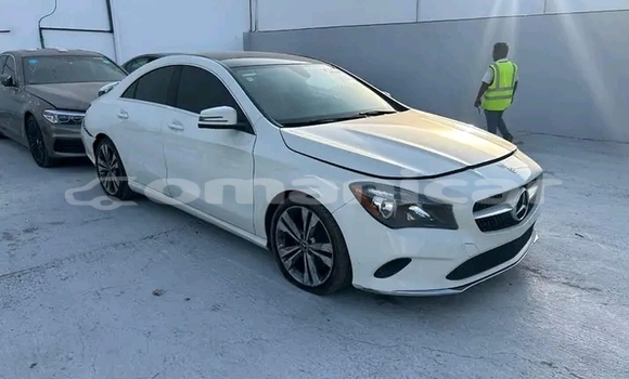 Buy Used Mercedes-Benz C–Class White Car in Saham in al-Batinah Buy Used Mercedes-Benz C–Class White Car in Saham in al-Batinah