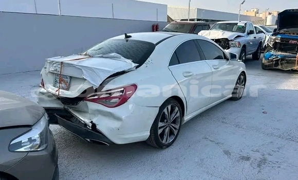Buy Used Mercedes-Benz C–Class White Car in Saham in al-Batinah Buy Used Mercedes-Benz C–Class White Car in Saham in al-Batinah