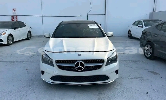 Buy Used Mercedes-Benz C–Class White Car in Saham in al-Batinah Buy Used Mercedes-Benz C–Class White Car in Saham in al-Batinah