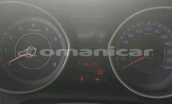 Buy Used Hyundai Elantra White Car in Bahla' in ad-Dakhiliyah Buy Used Hyundai Elantra White Car in Bahla' in ad-Dakhiliyah
