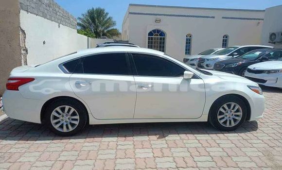 Buy Used Nissan Almera Other Car in as–Sib in Masqat Buy Used Nissan Almera Other Car in as–Sib in Masqat