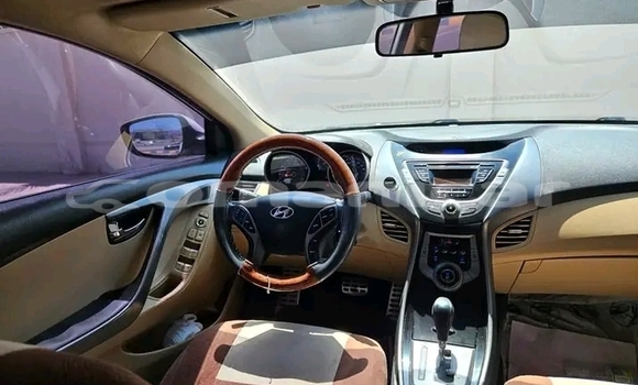 Buy Used Hyundai Elantra White Car in Al khuwair in al-Batinah Buy Used Hyundai Elantra White Car in Al khuwair in al-Batinah