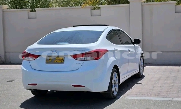 Buy Used Hyundai Elantra White Car in Al khuwair in al-Batinah Buy Used Hyundai Elantra White Car in Al khuwair in al-Batinah