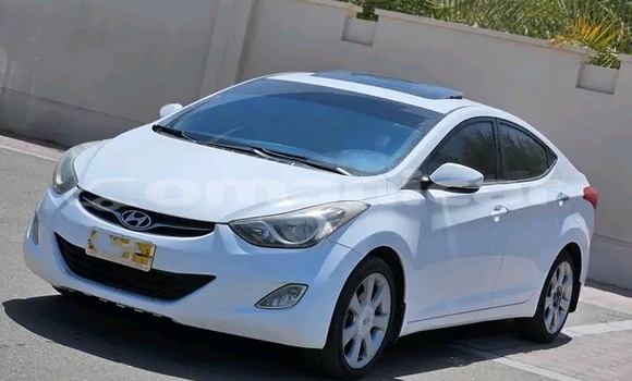 Buy Used Hyundai Elantra White Car in Al khuwair in al-Batinah Buy Used Hyundai Elantra White Car in Al khuwair in al-Batinah