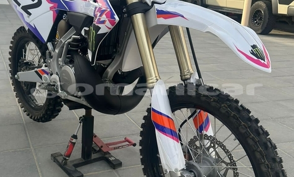 Buy Used Yamaha YZ White Bike in Muscat in Masqat