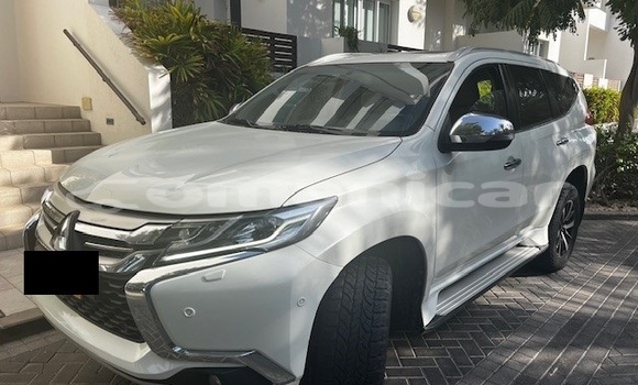 Buy Used Mitsubishi Montero Sport White Car in Muscat in Masqat Buy Used Mitsubishi Montero Sport White Car in Muscat in Masqat