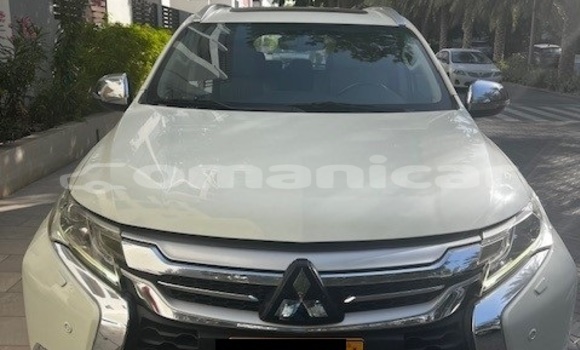 Buy Used Mitsubishi Montero Sport White Car in Muscat in Masqat Buy Used Mitsubishi Montero Sport White Car in Muscat in Masqat