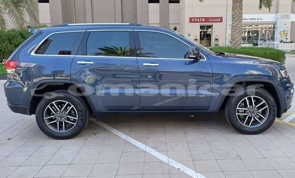 Buy Used Jeep Grand Cherokee Blue Car in Muscat in Masqat Buy Used Jeep Grand Cherokee Blue Car in Muscat in Masqat