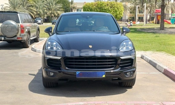 Buy Used Porsche Cayenne Black Car in Muscat in Masqat Buy Used Porsche Cayenne Black Car in Muscat in Masqat