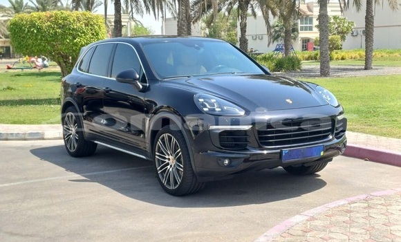 Buy Used Porsche Cayenne Black Car in Muscat in Masqat Buy Used Porsche Cayenne Black Car in Muscat in Masqat
