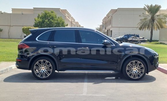 Buy Used Porsche Cayenne Black Car in Muscat in Masqat Buy Used Porsche Cayenne Black Car in Muscat in Masqat