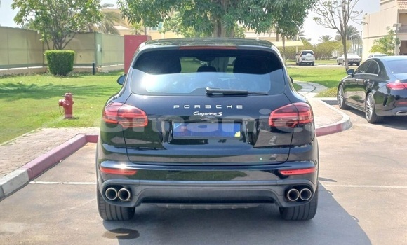 Buy Used Porsche Cayenne Black Car in Muscat in Masqat Buy Used Porsche Cayenne Black Car in Muscat in Masqat