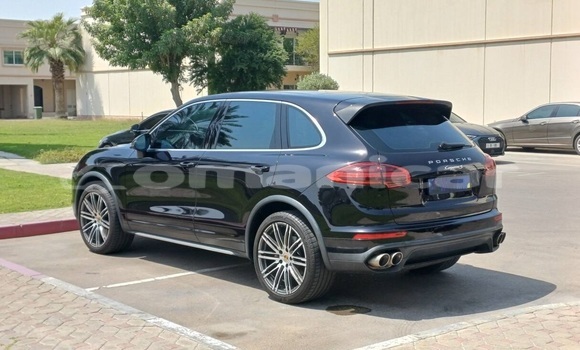 Buy Used Porsche Cayenne Black Car in Muscat in Masqat Buy Used Porsche Cayenne Black Car in Muscat in Masqat