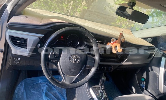 Buy Used Toyota Corolla Silver Car in al–Buraymi in adh-Dhahirah Buy Used Toyota Corolla Silver Car in al–Buraymi in adh-Dhahirah