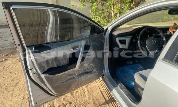 Buy Used Toyota Corolla Silver Car in al–Buraymi in adh-Dhahirah Buy Used Toyota Corolla Silver Car in al–Buraymi in adh-Dhahirah
