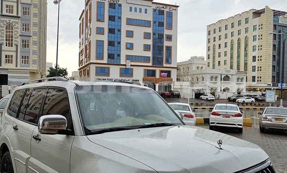 Buy Used Mitsubishi Pajero White Car in Muscat in Masqat Buy Used Mitsubishi Pajero White Car in Muscat in Masqat
