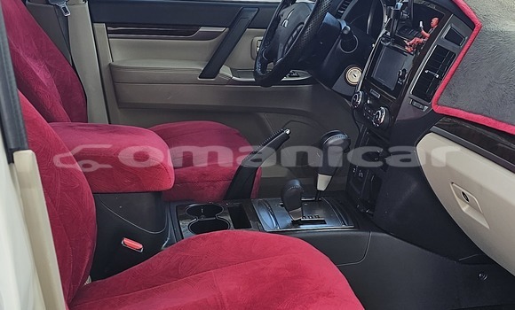 Buy Used Mitsubishi Pajero White Car in Muscat in Masqat Buy Used Mitsubishi Pajero White Car in Muscat in Masqat