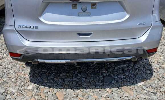 Buy Used Nissan Rogue Black Car in Saham in al-Batinah Buy Used Nissan Rogue Black Car in Saham in al-Batinah