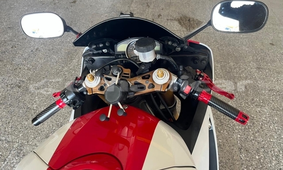 Buy Used Yamaha YZF White Bike in Muscat in Masqat Buy Used Yamaha YZF White Bike in Muscat in Masqat