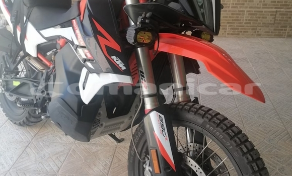 Buy Used KTM ADVENTURE White Bike in Muscat in Masqat