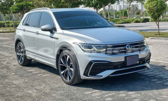 Buy Used Volkswagen Tiguan Silver Car in Muscat in Masqat Buy Used Volkswagen Tiguan Silver Car in Muscat in Masqat