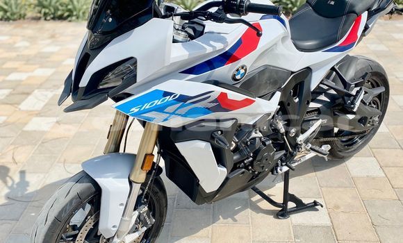 Buy Used BMW S 1000 White Bike in Muscat in Masqat Buy Used BMW S 1000 White Bike in Muscat in Masqat