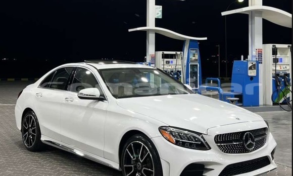 Buy Used Mercedes Viano White Car in Muscat in Masqat Buy Used Mercedes Viano White Car in Muscat in Masqat