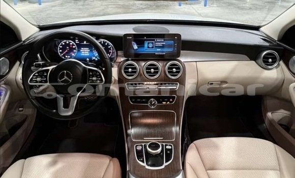 Buy Used Mercedes Viano White Car in Muscat in Masqat Buy Used Mercedes Viano White Car in Muscat in Masqat